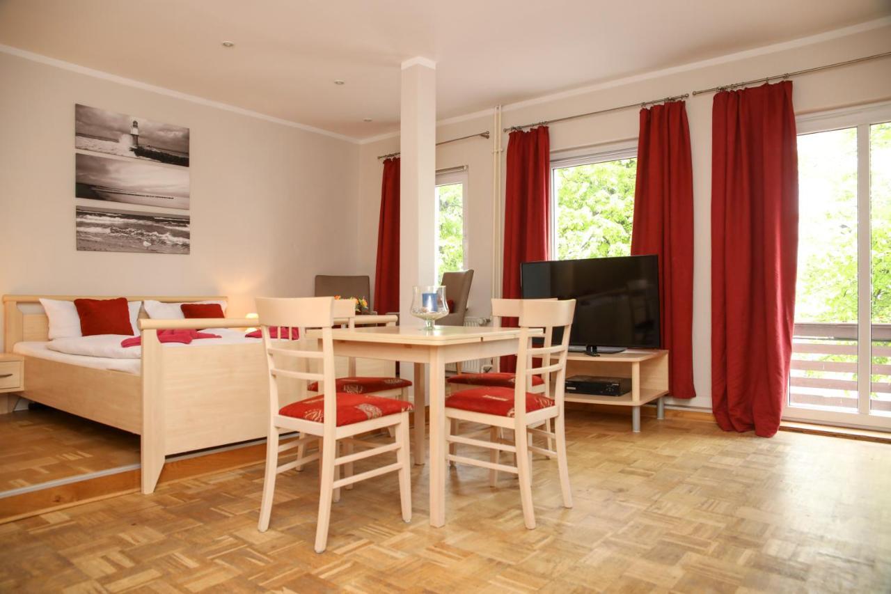 Warnemuende Am Alten Strom Homestay